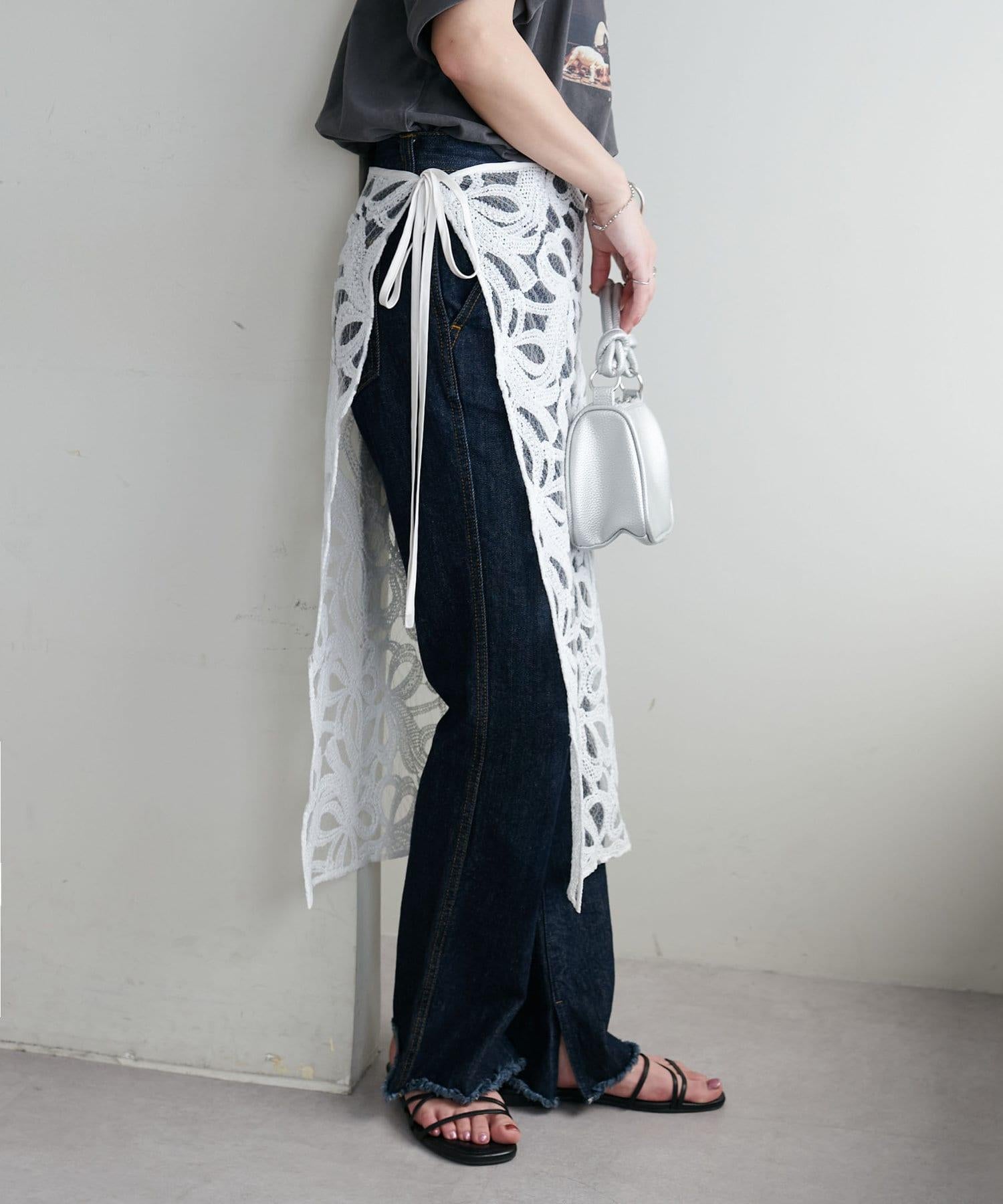 122274943