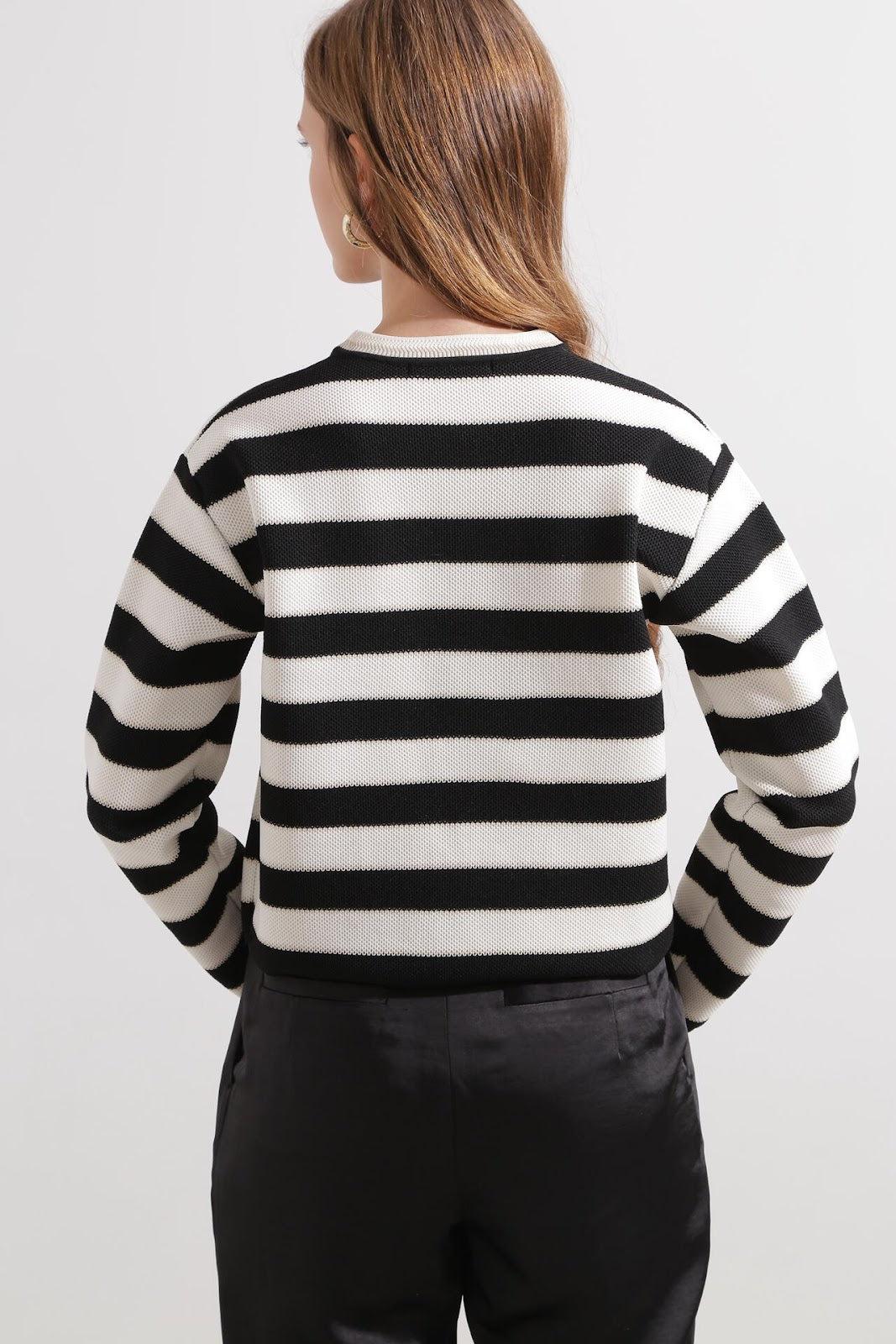 153976872