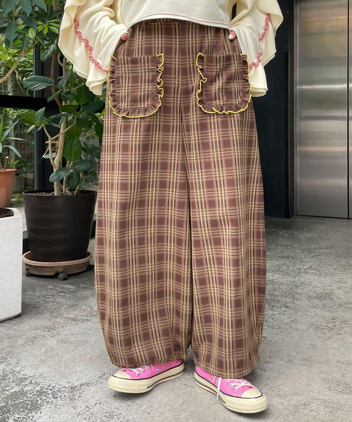 172594298