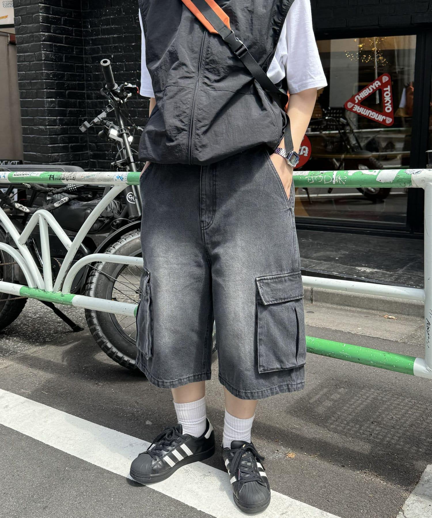 156063912