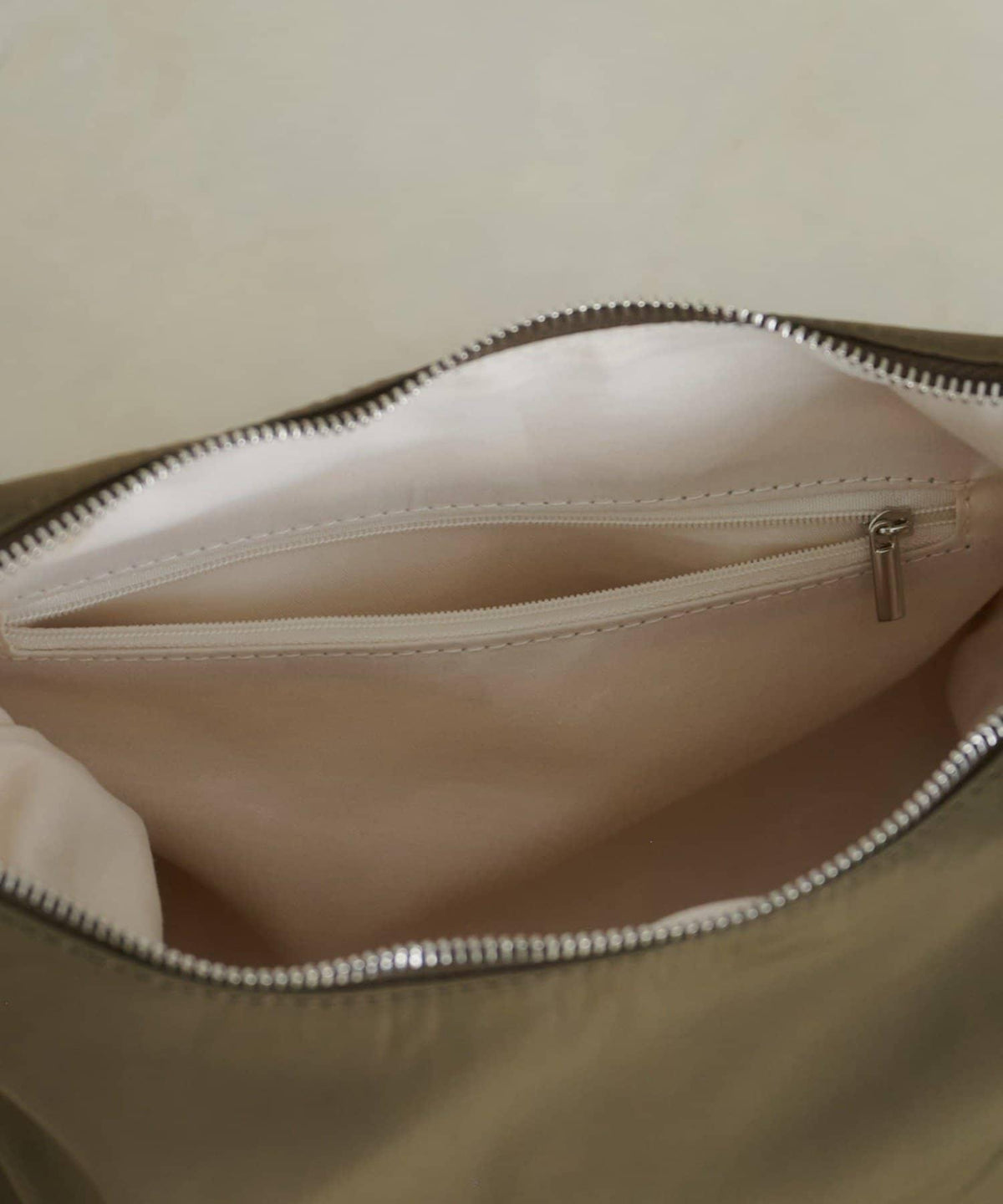 174592048