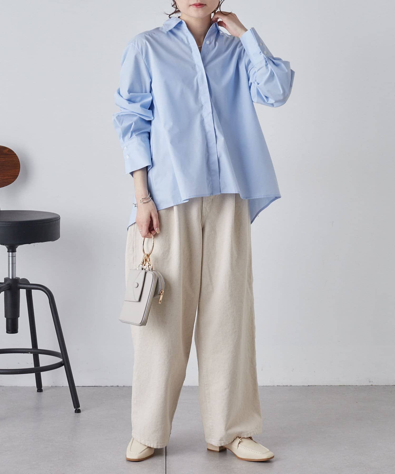 124571843