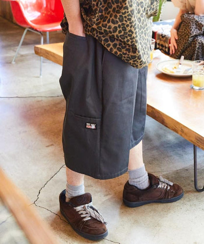 157802564