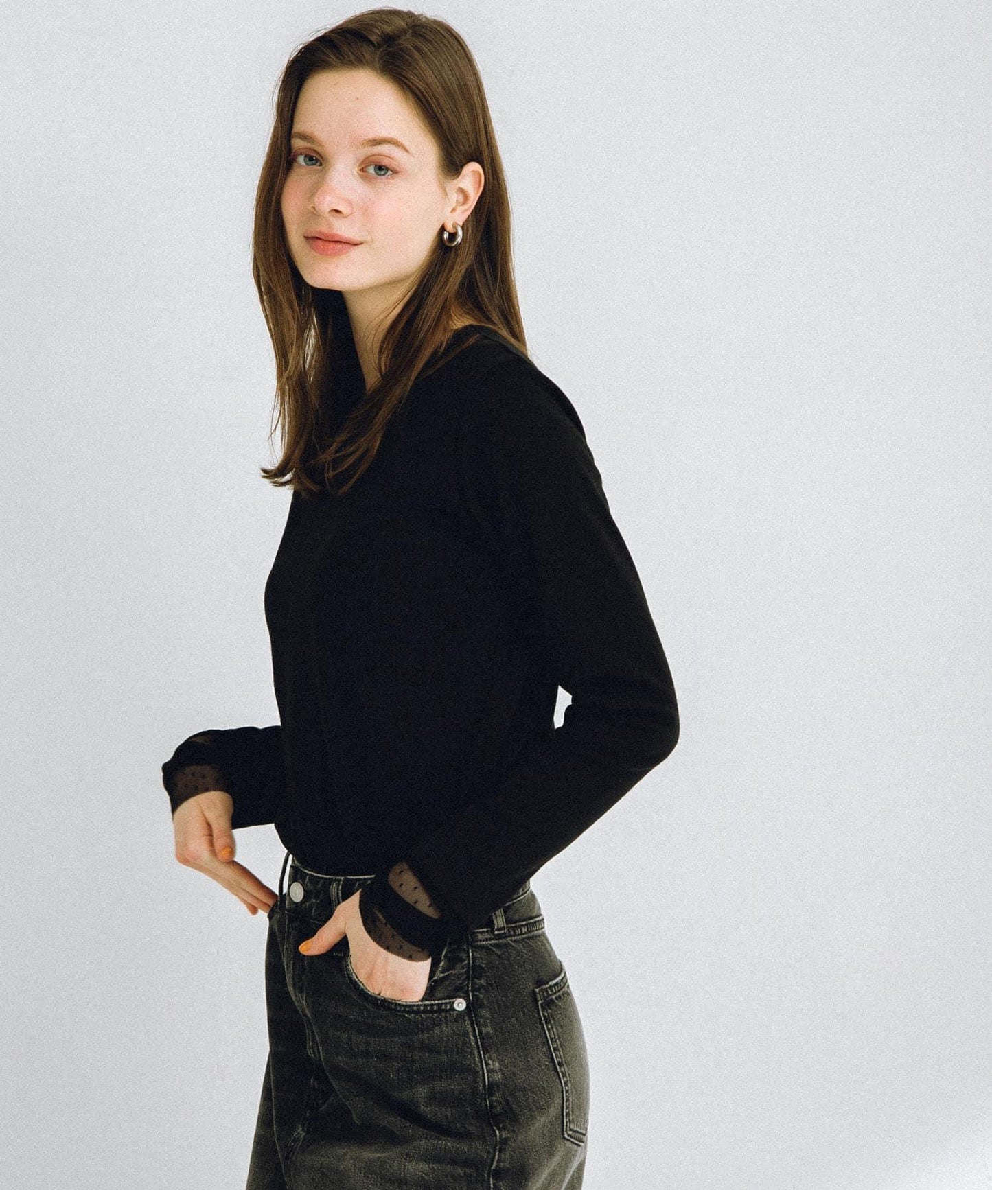166102633