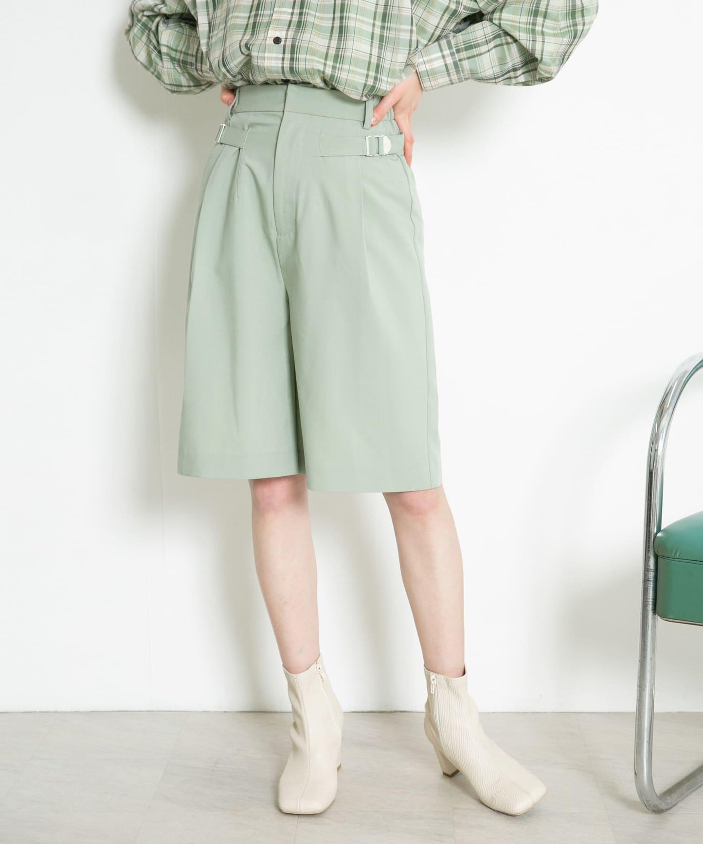162167885