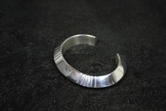 162527811