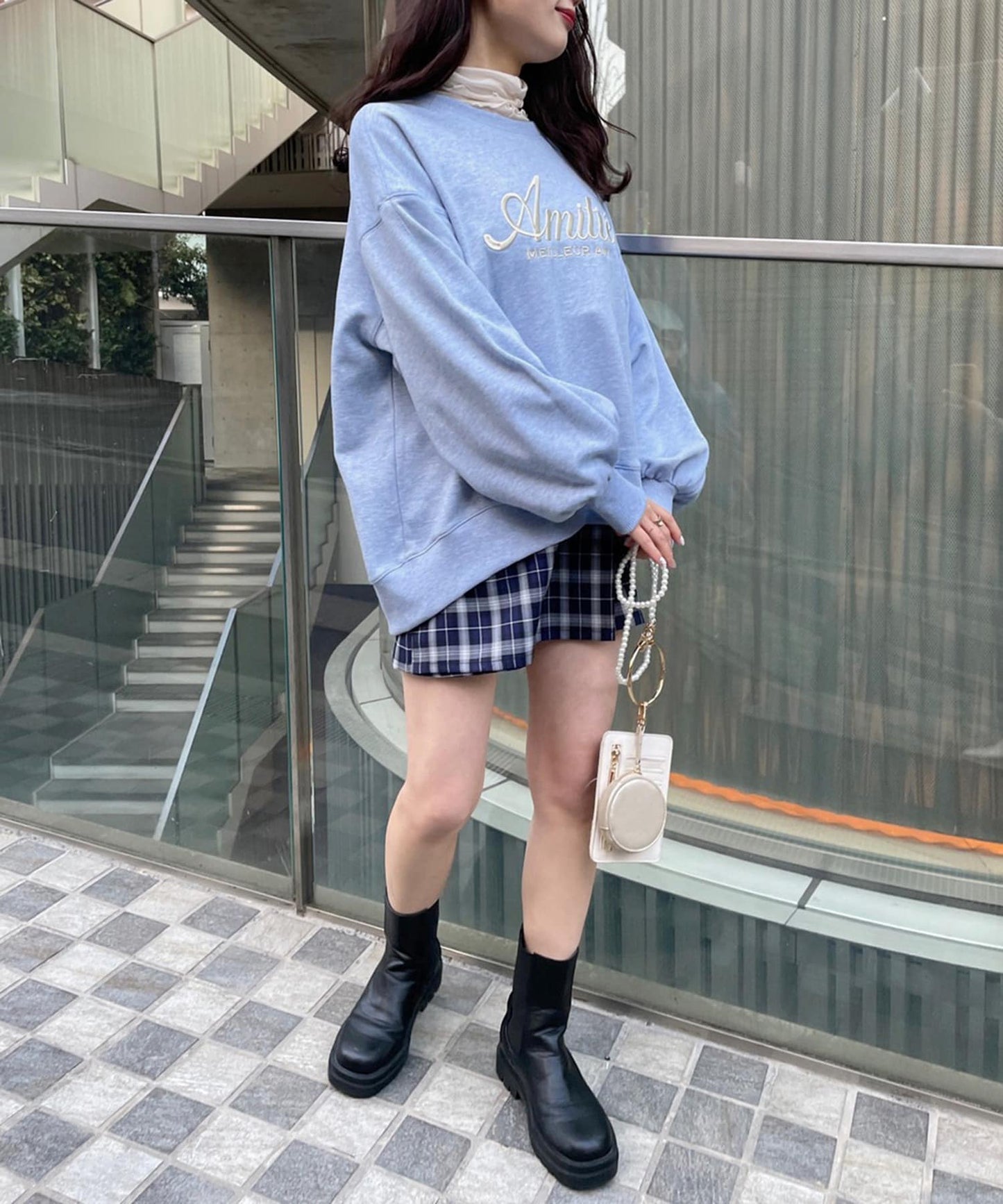 99863589