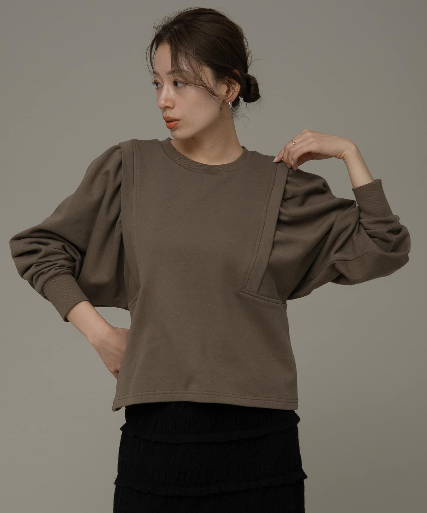 166103204