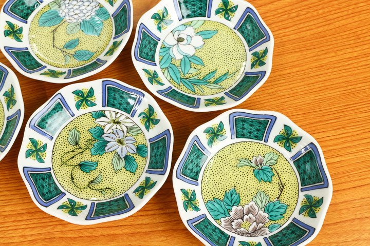 123305319