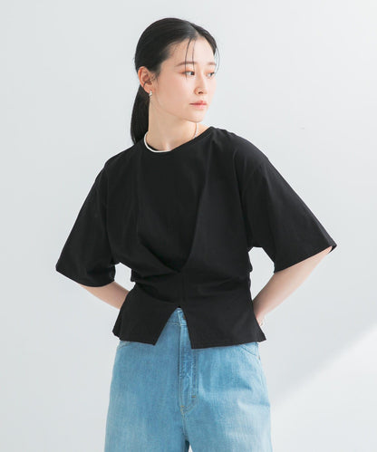 166136749