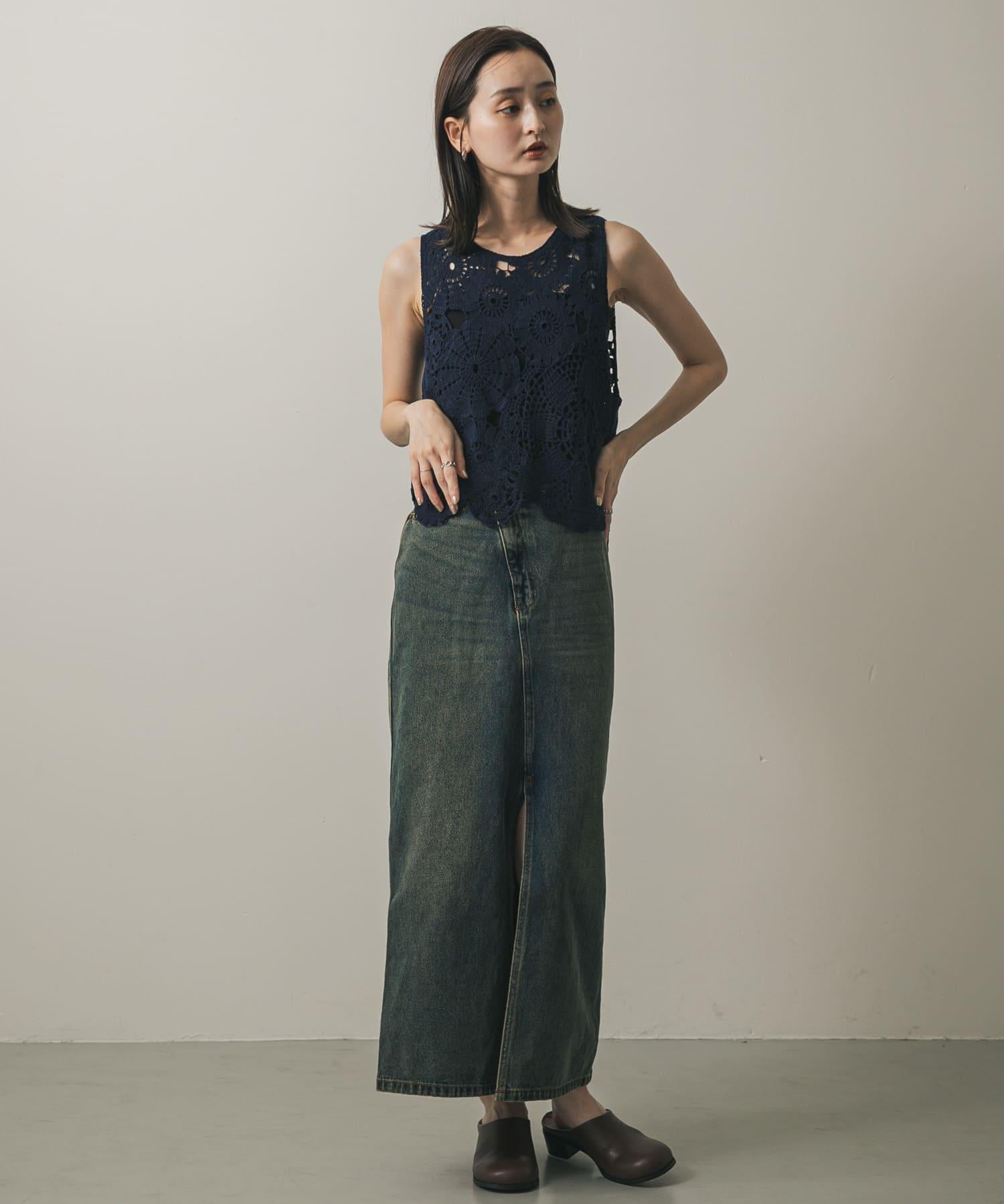 163048526