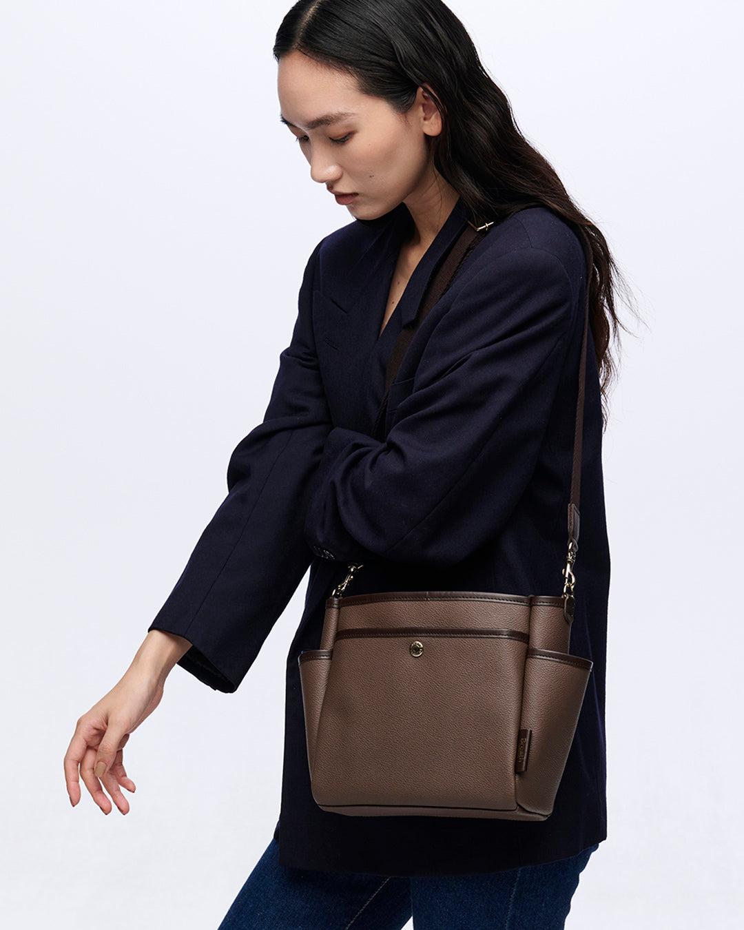 172438382