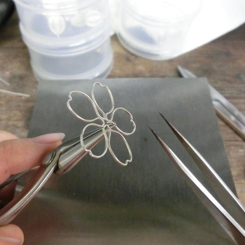 169252700