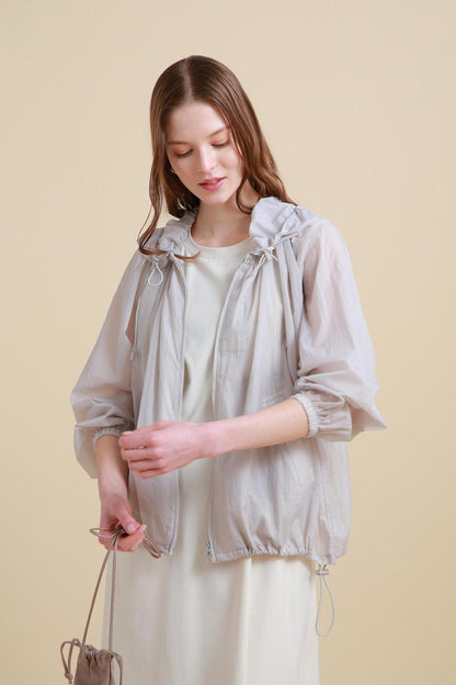 153979790