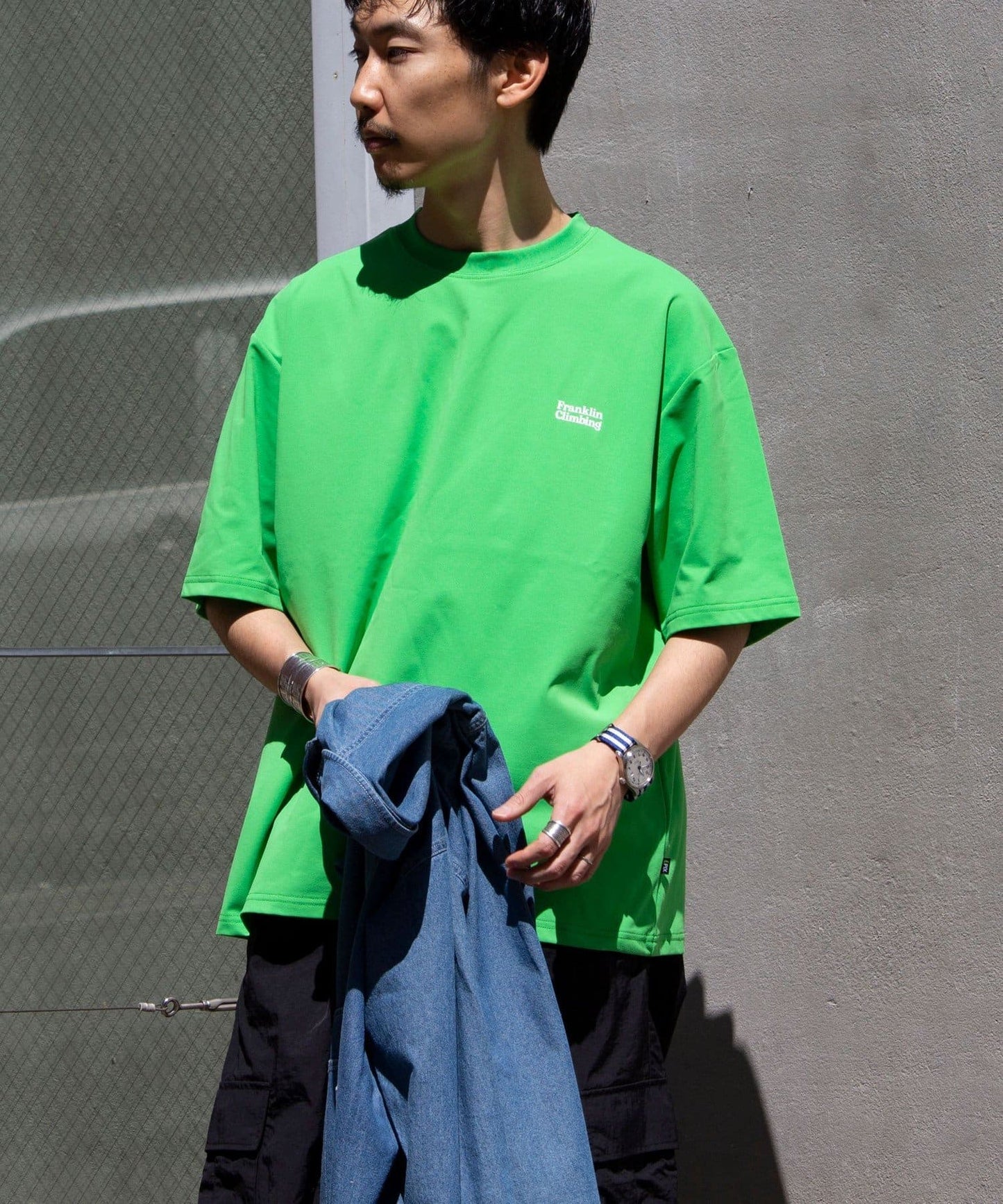 123062253
