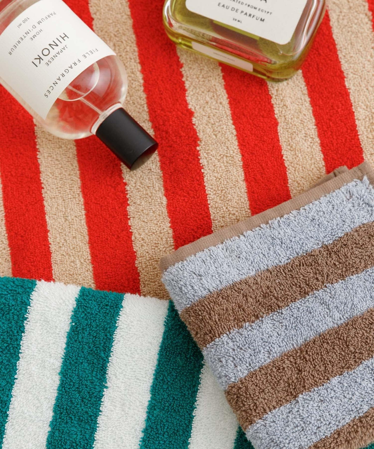 269580762