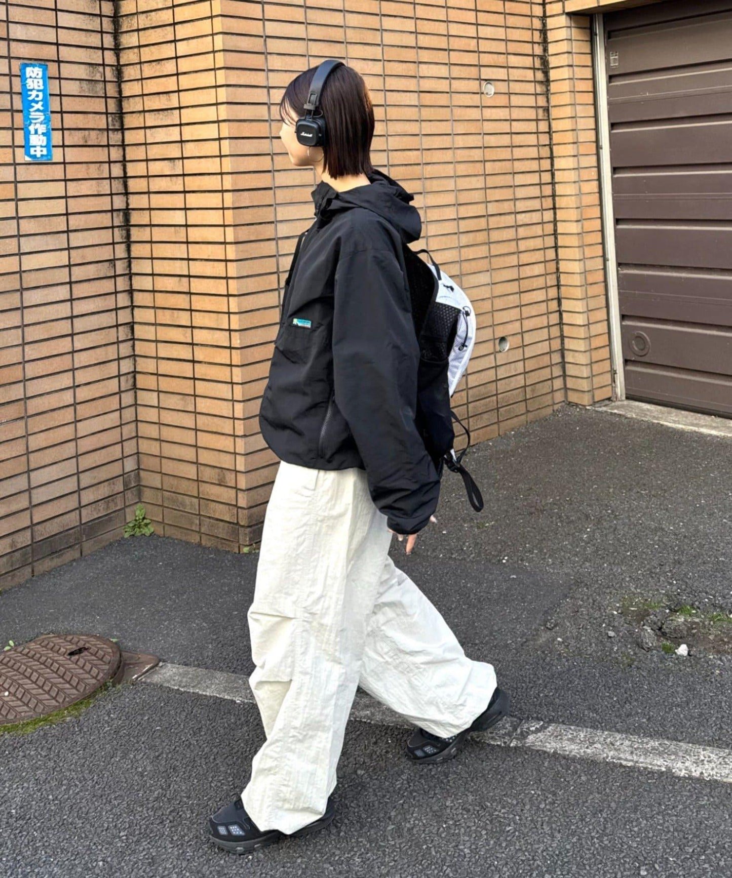 169292303