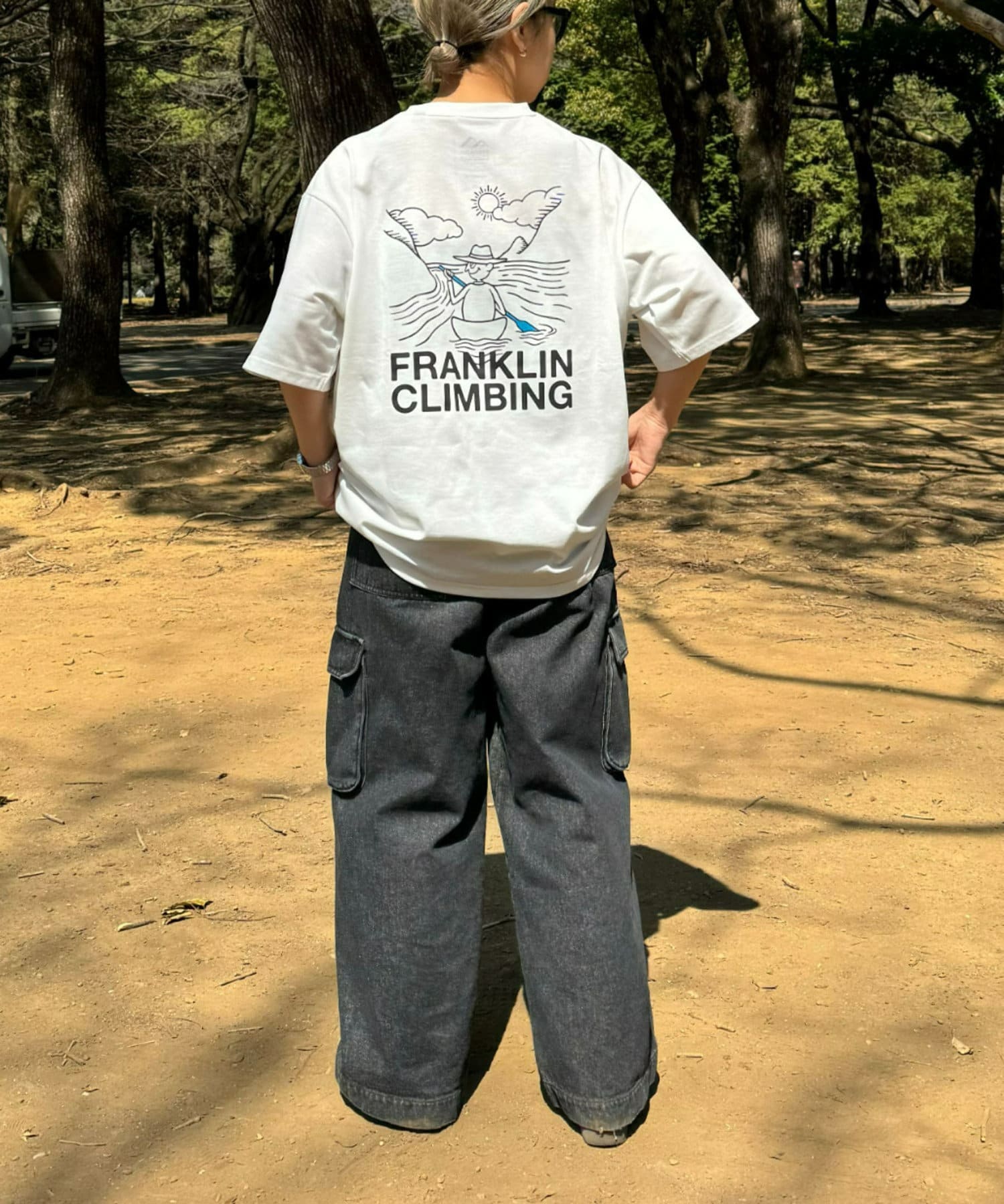 118372701