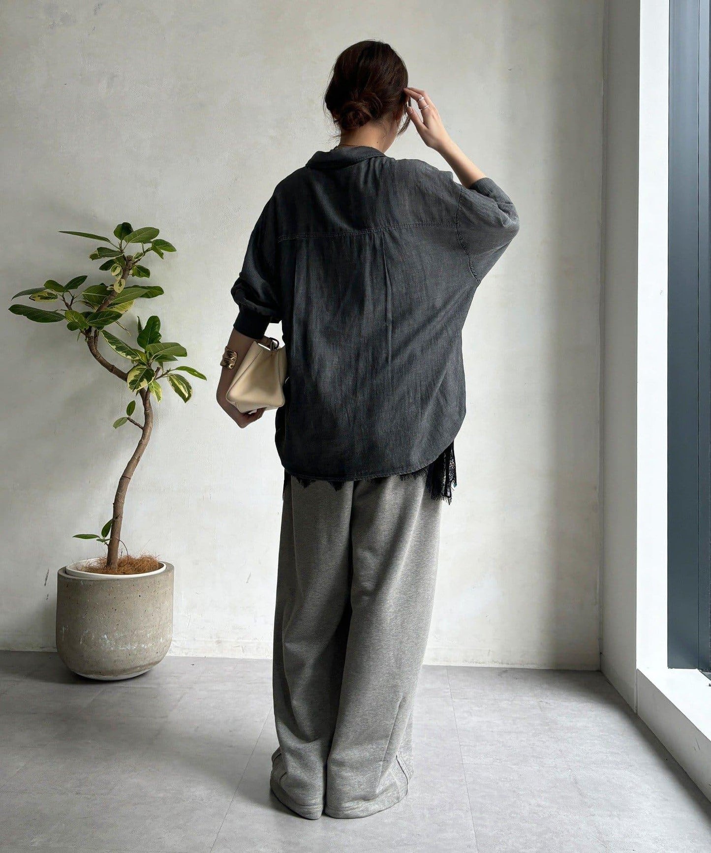 285958981