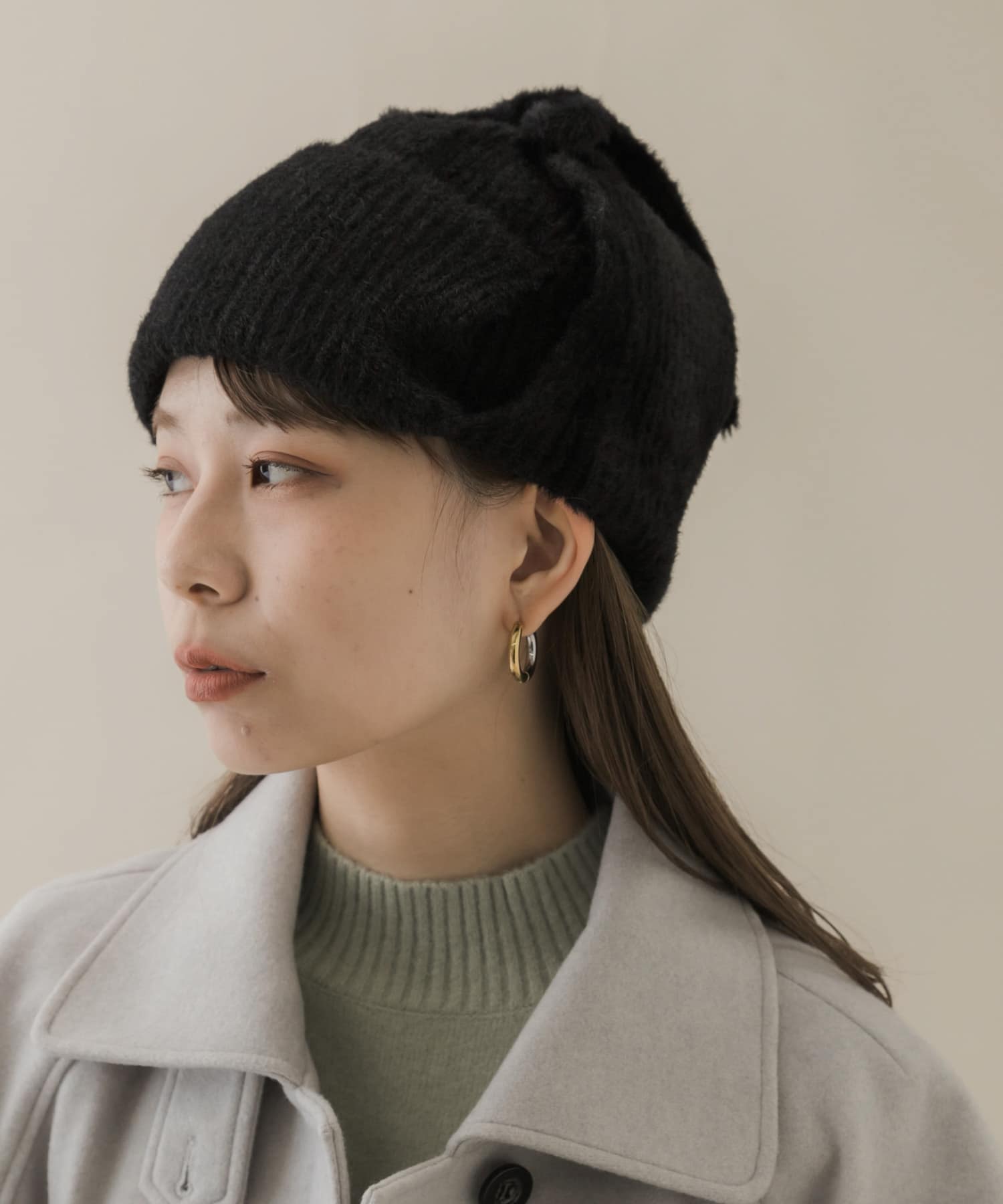 104709403