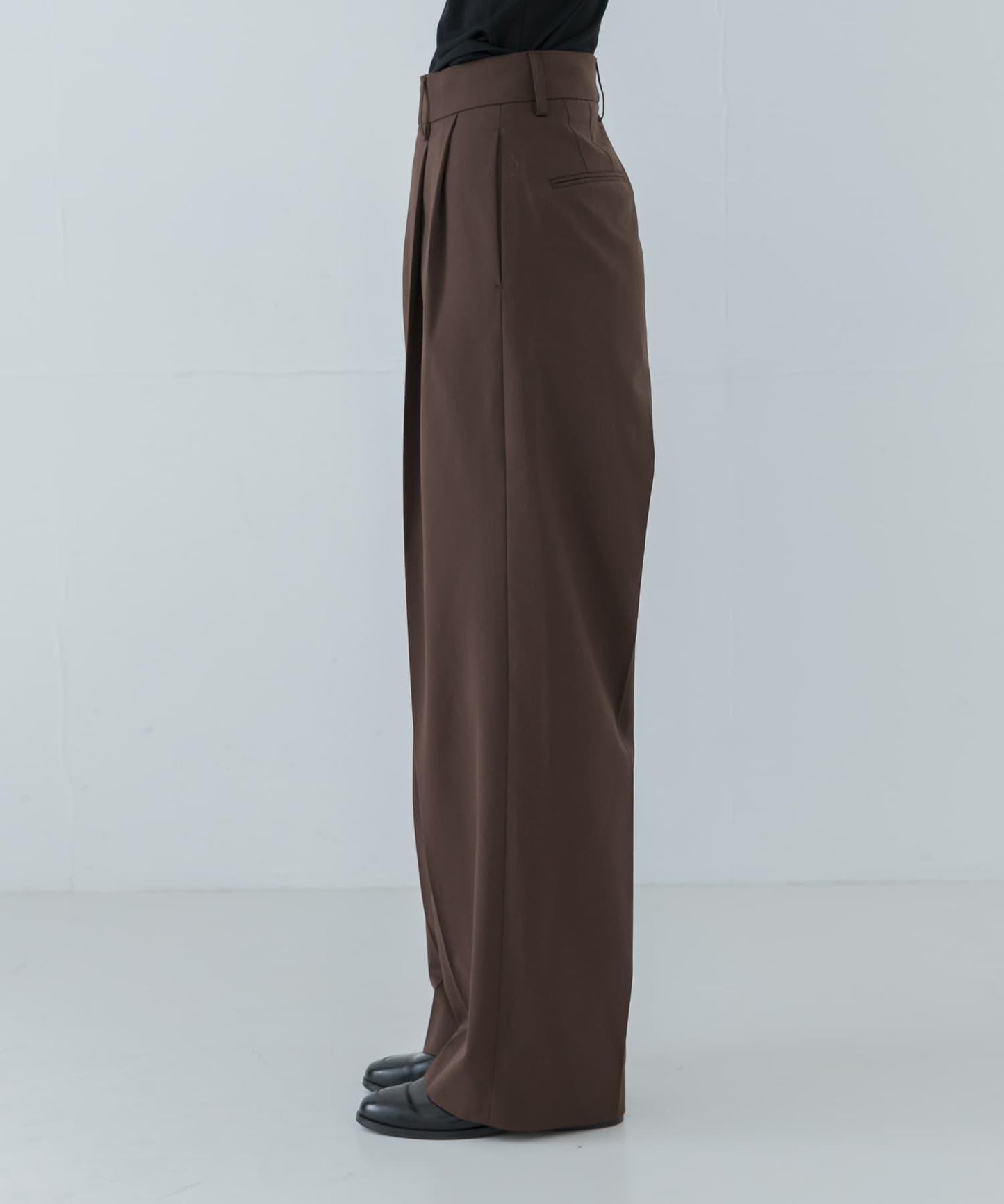 166123947