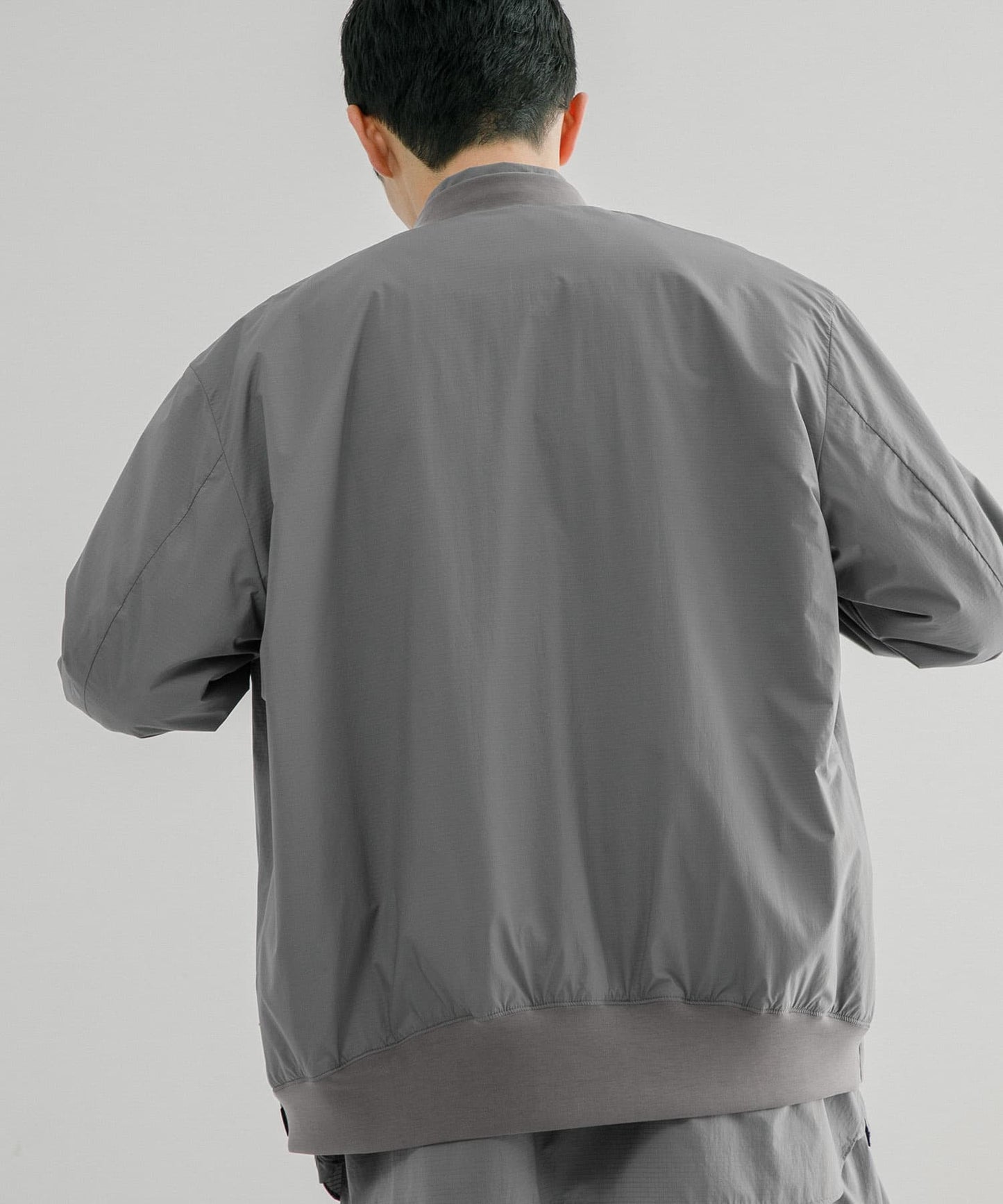 114631886