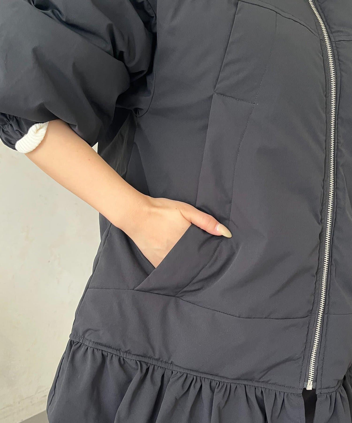 173396044