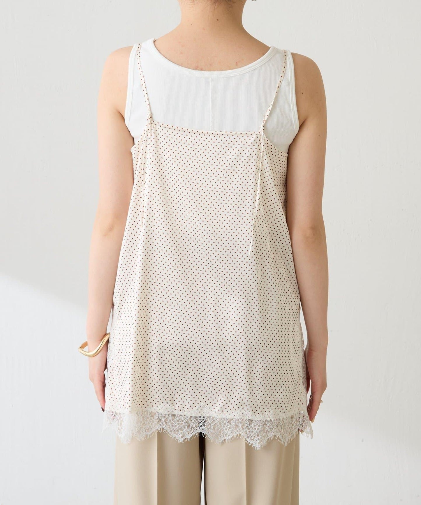 284133885
