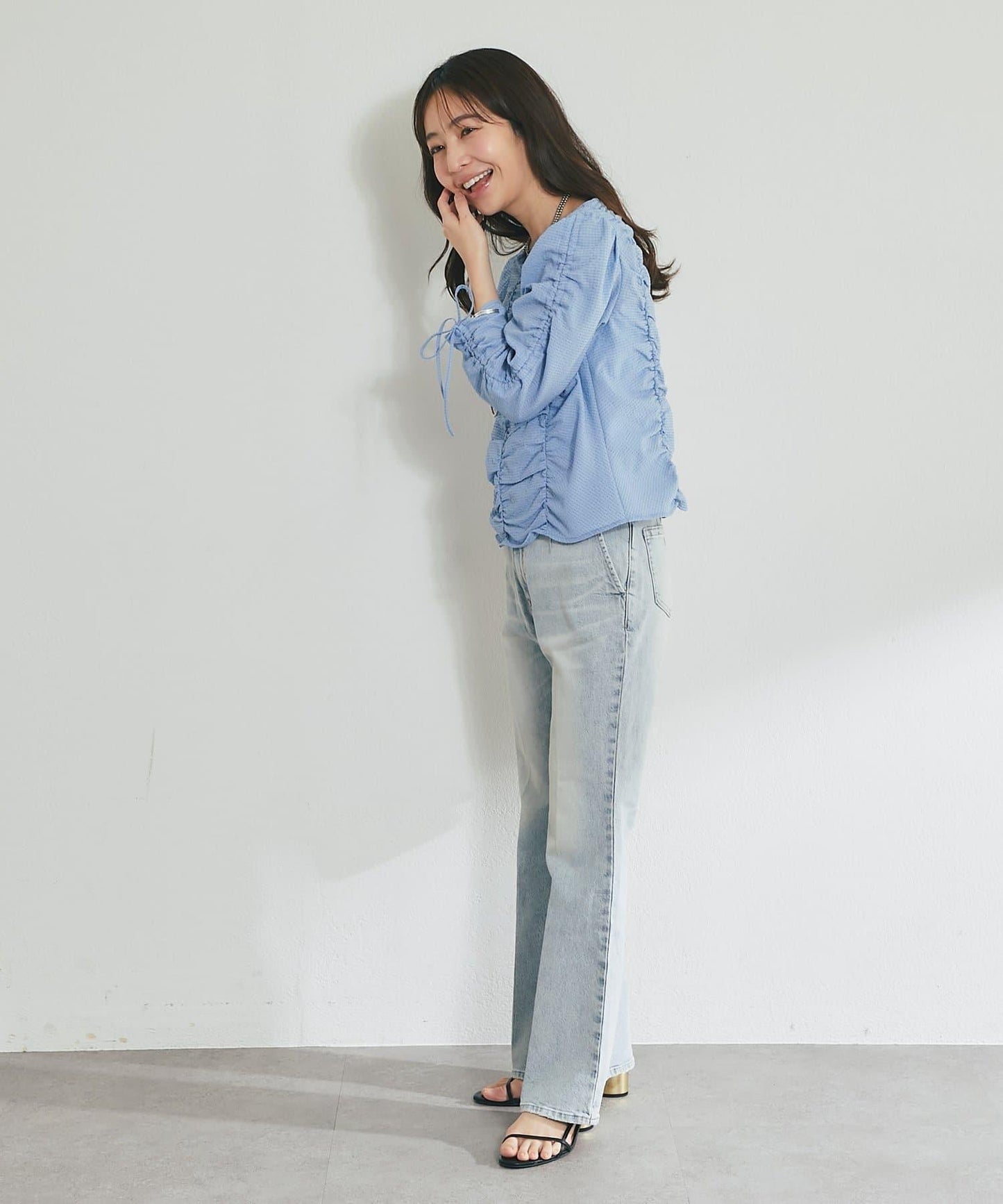 281586562