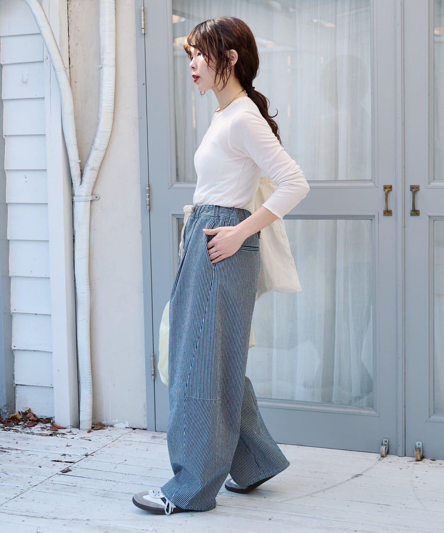 283569105