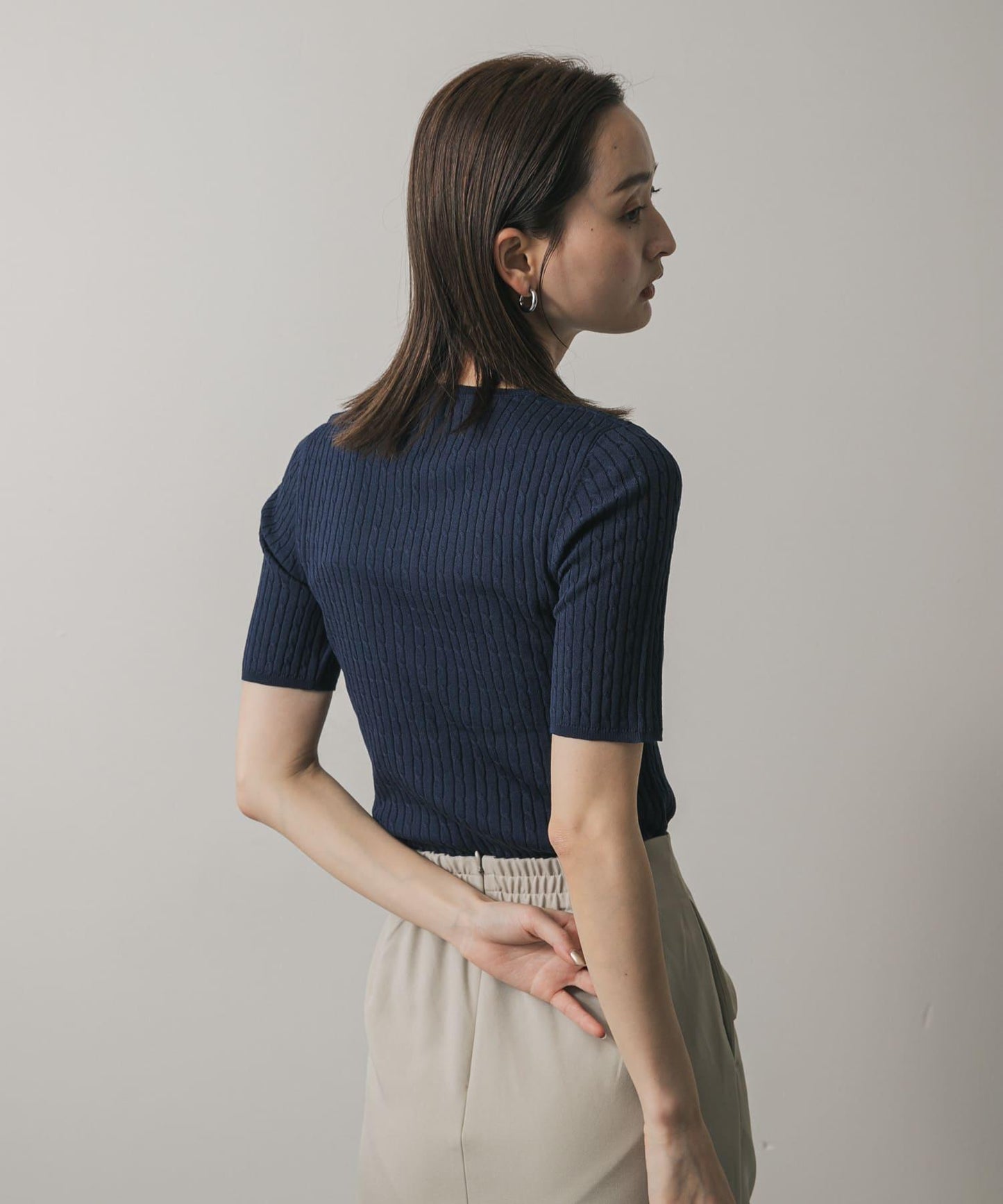 166071053