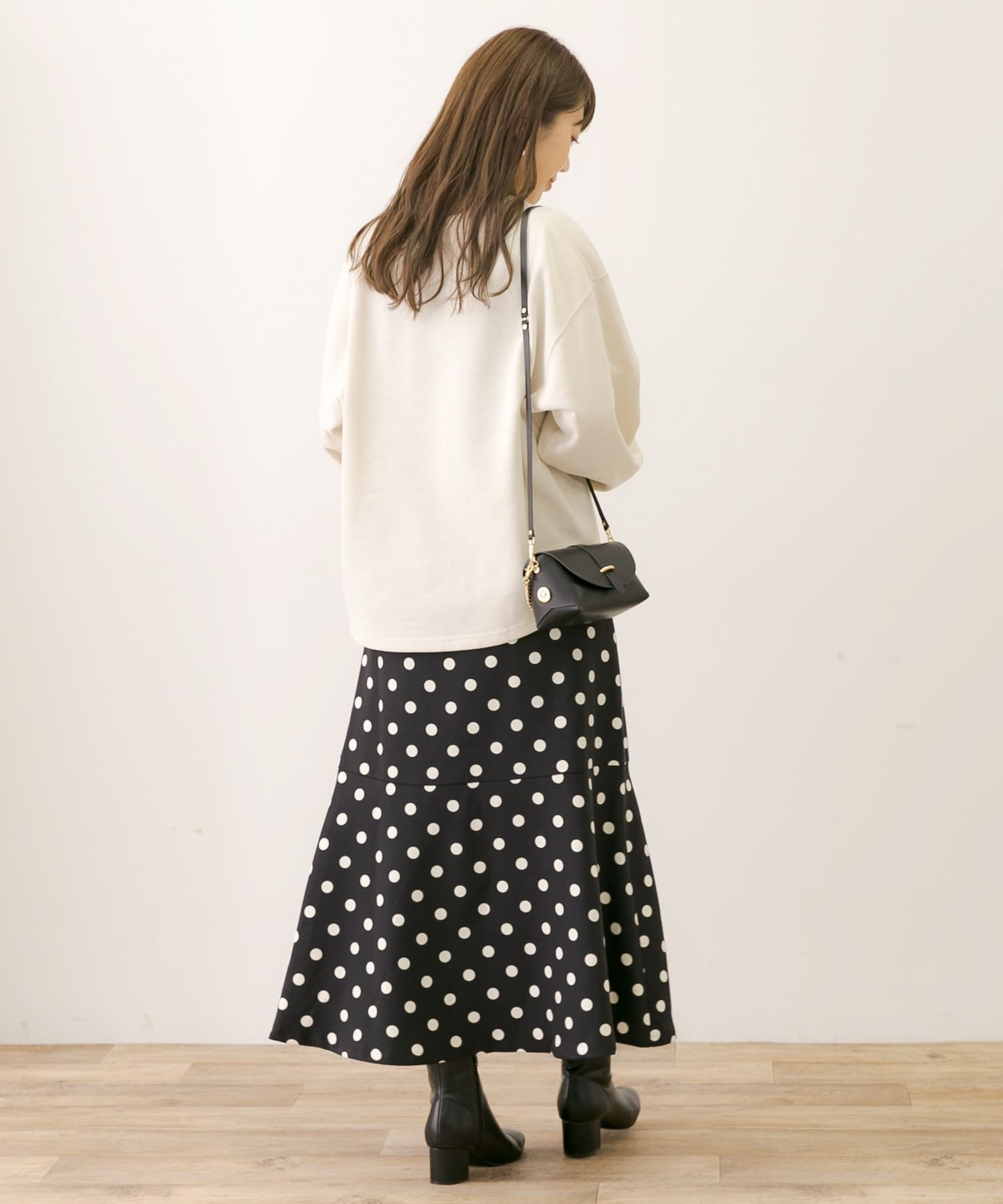 98748711