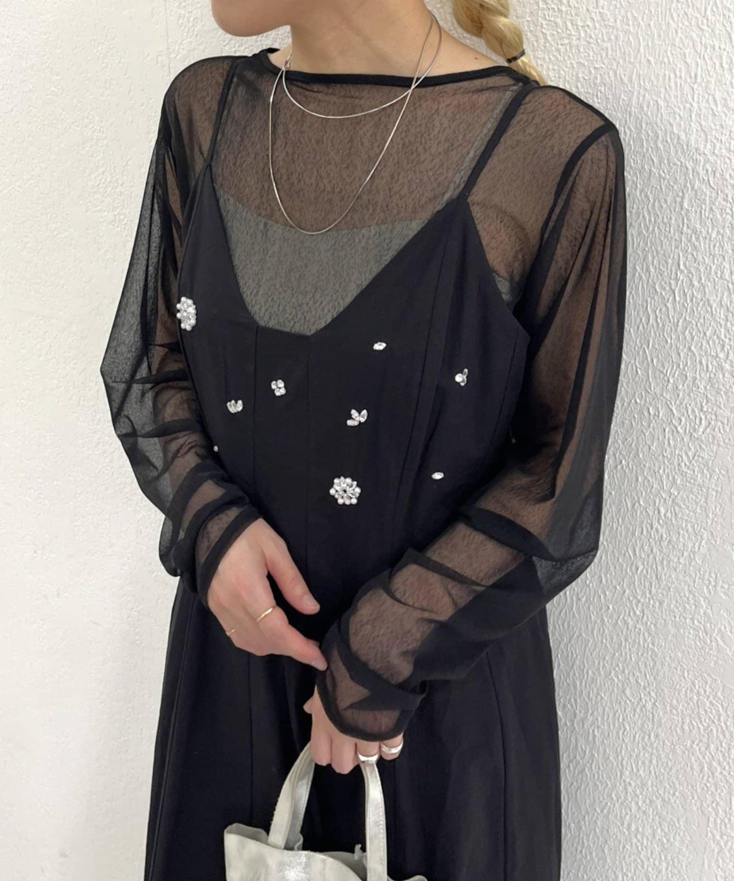 284701126