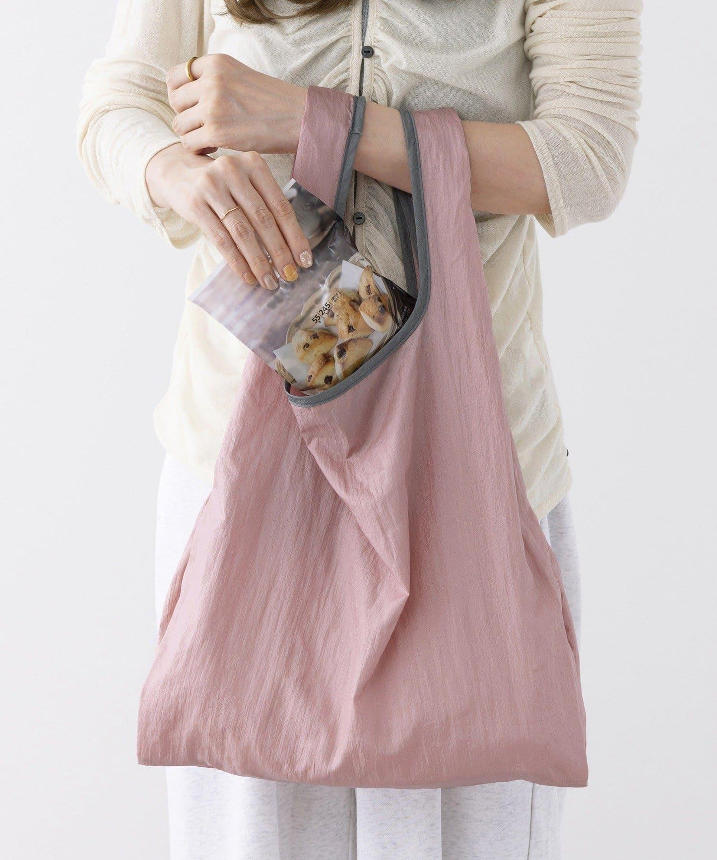 166860770