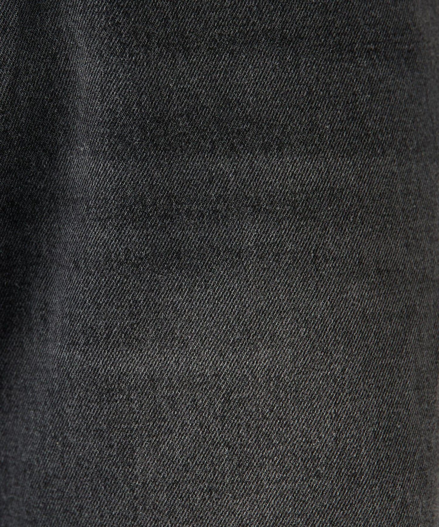 161673587
