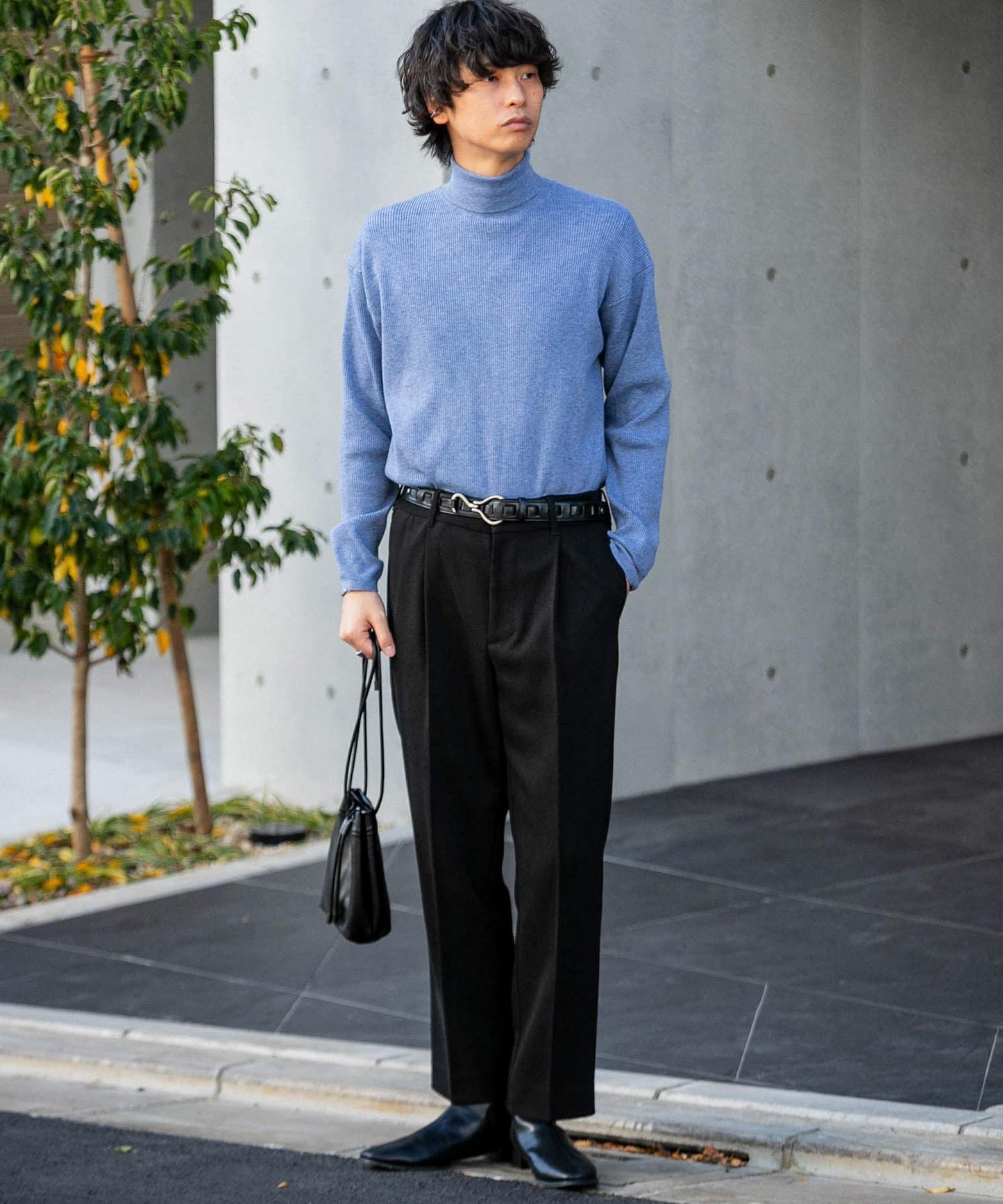162173585