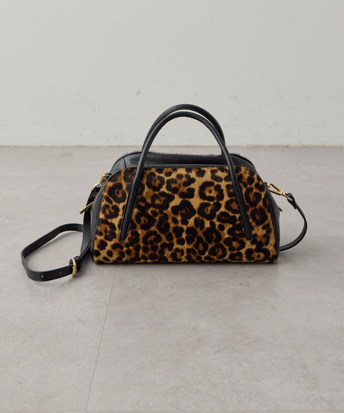 172353838