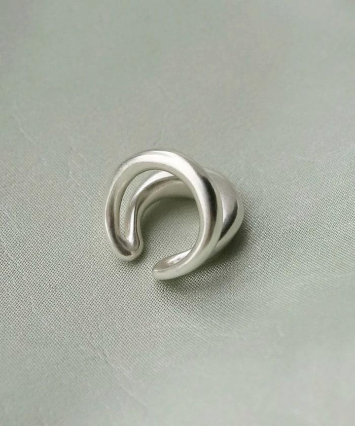 136796124
