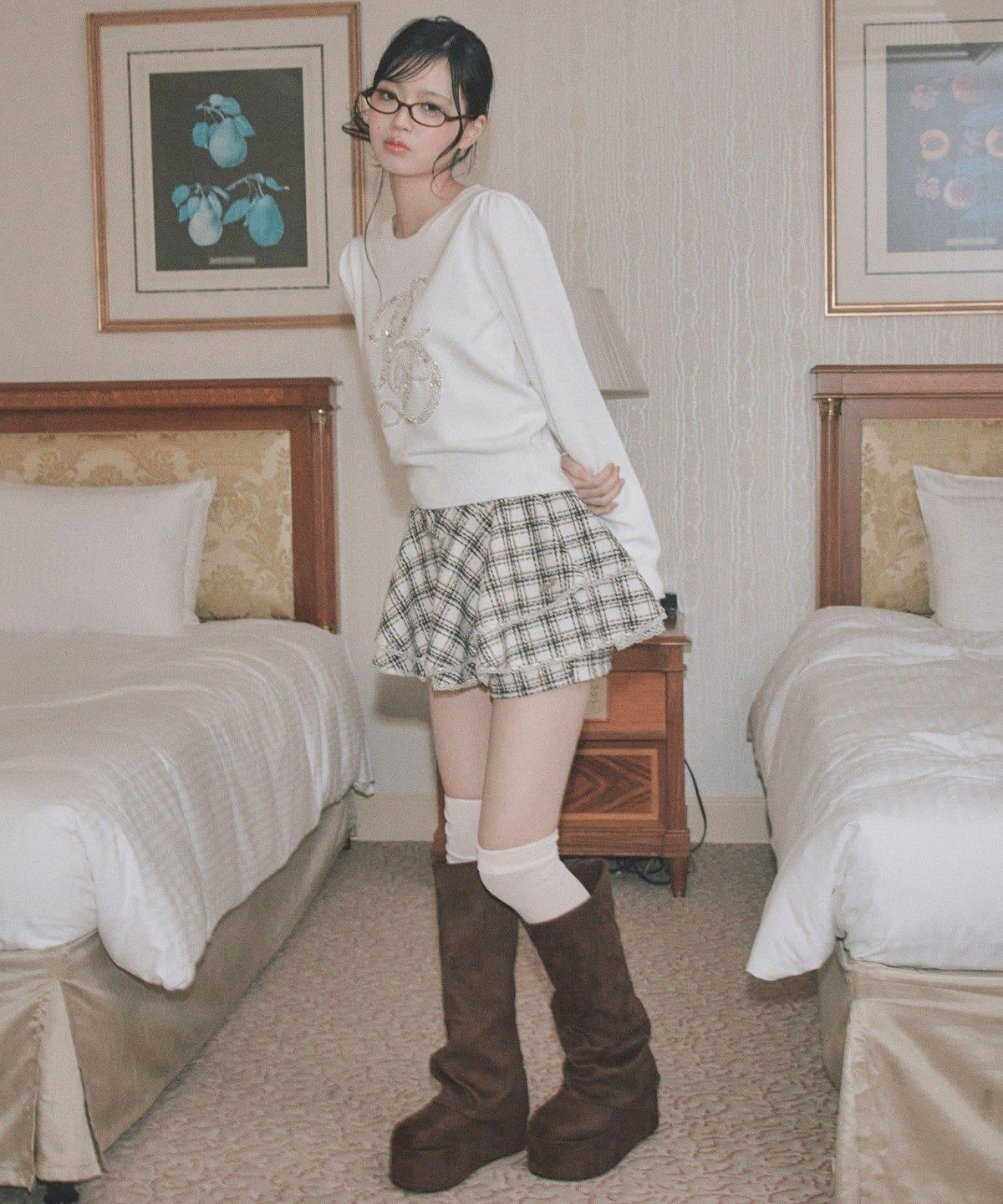 173900942