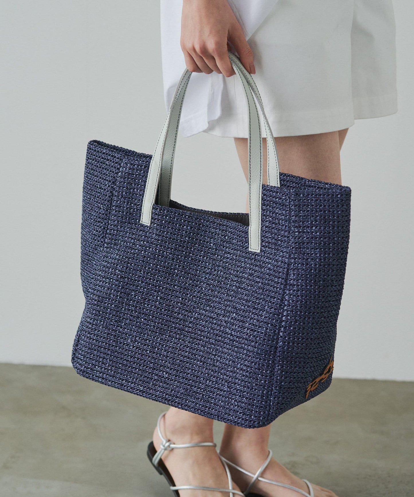 122208493