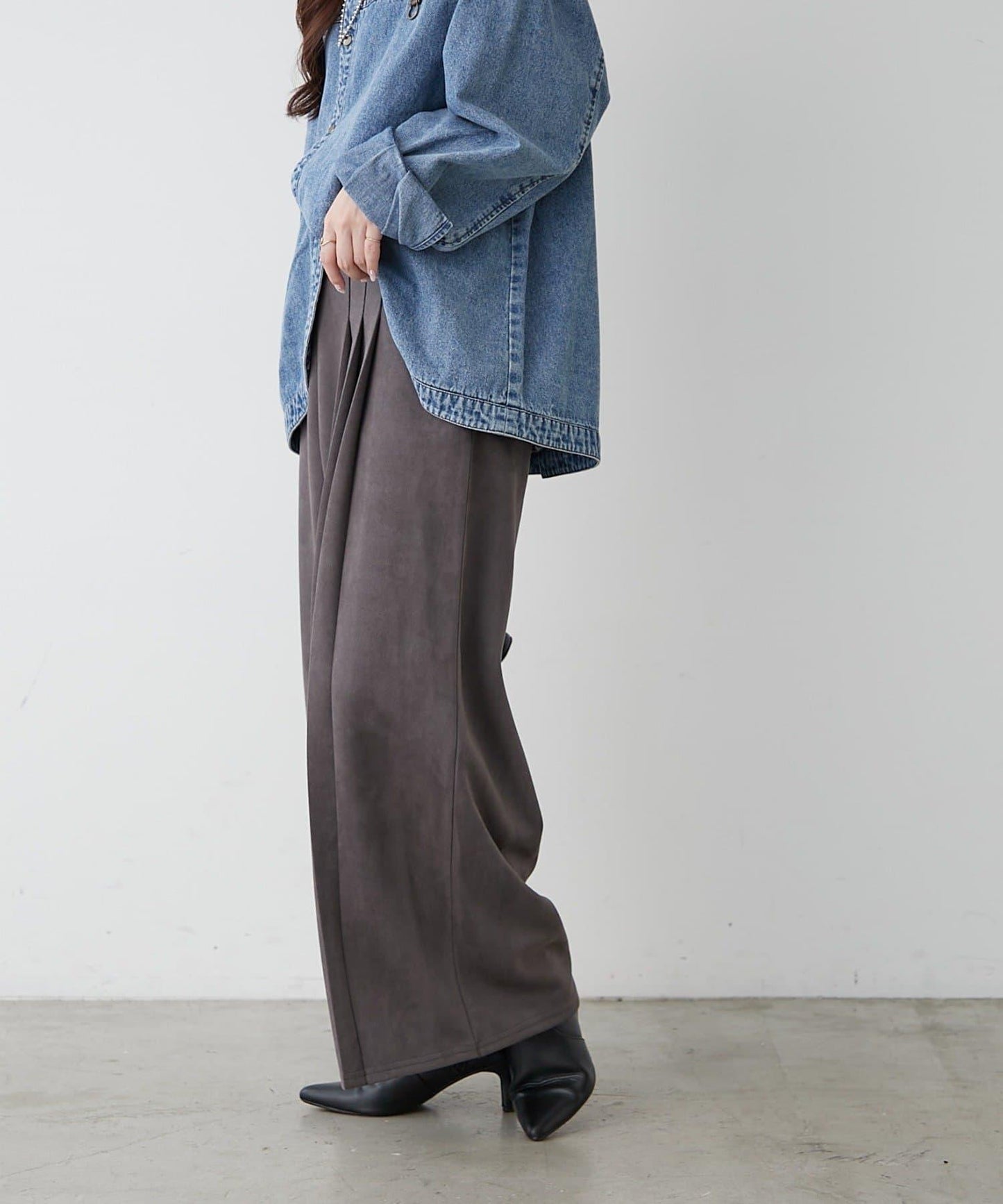 166663772