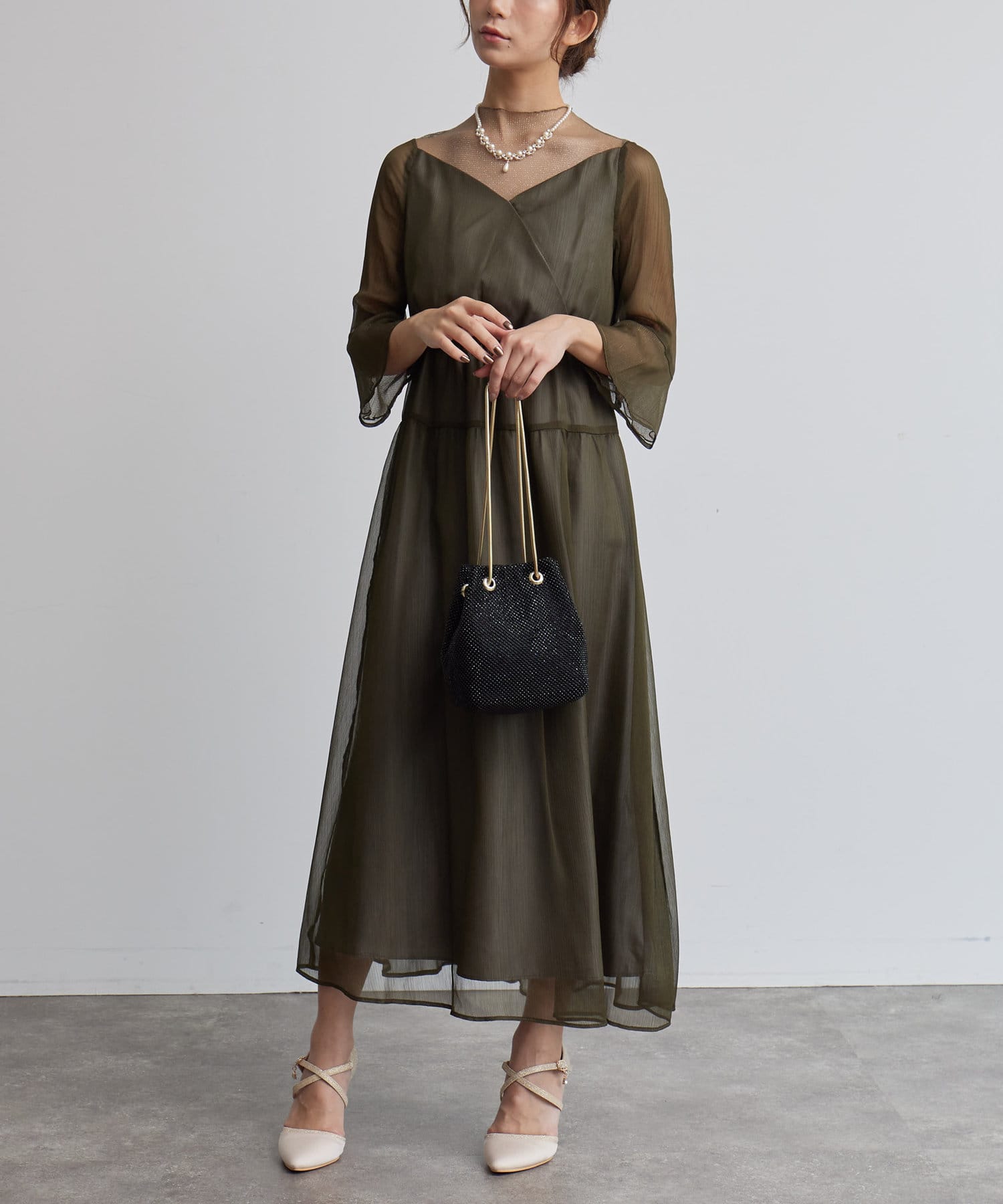 94025370