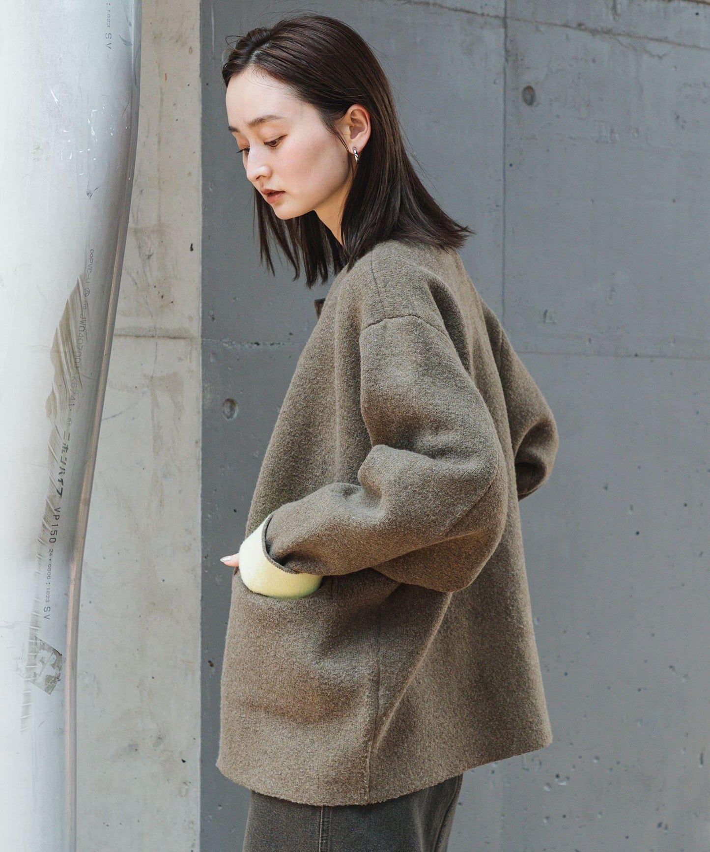 163055769