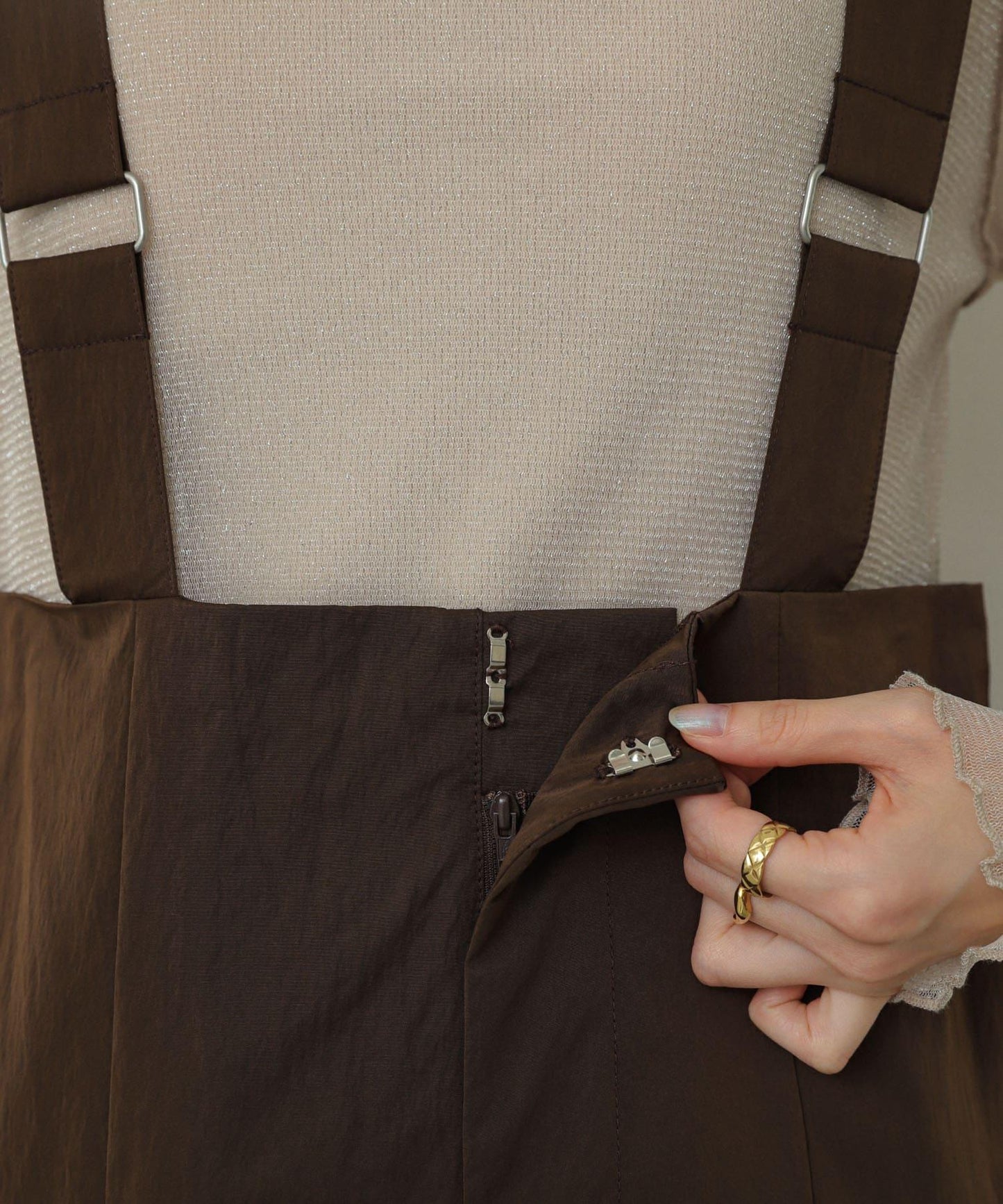 166058186