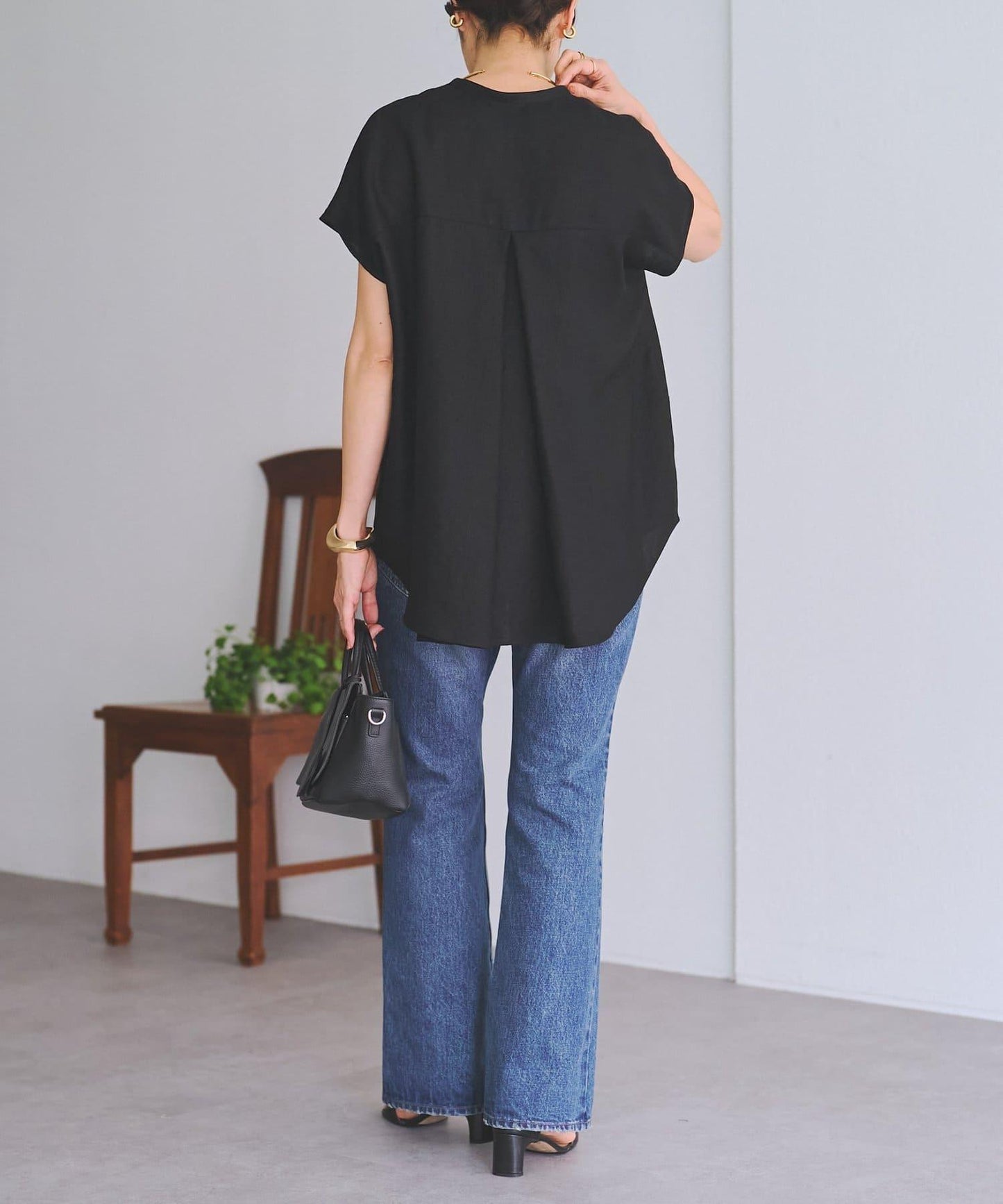 289011329