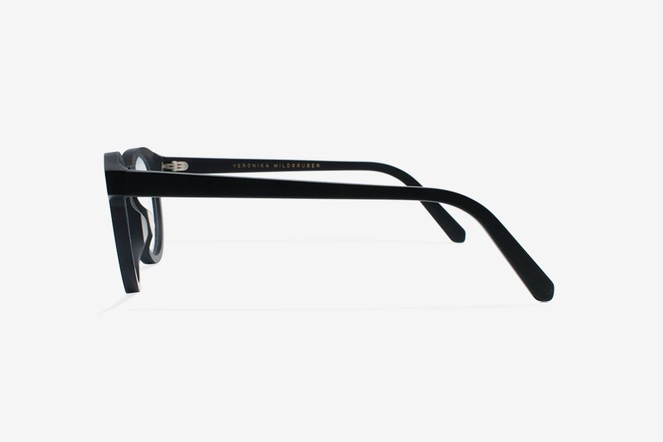 127543317