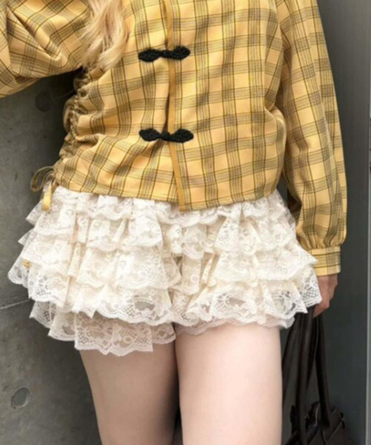 173527853