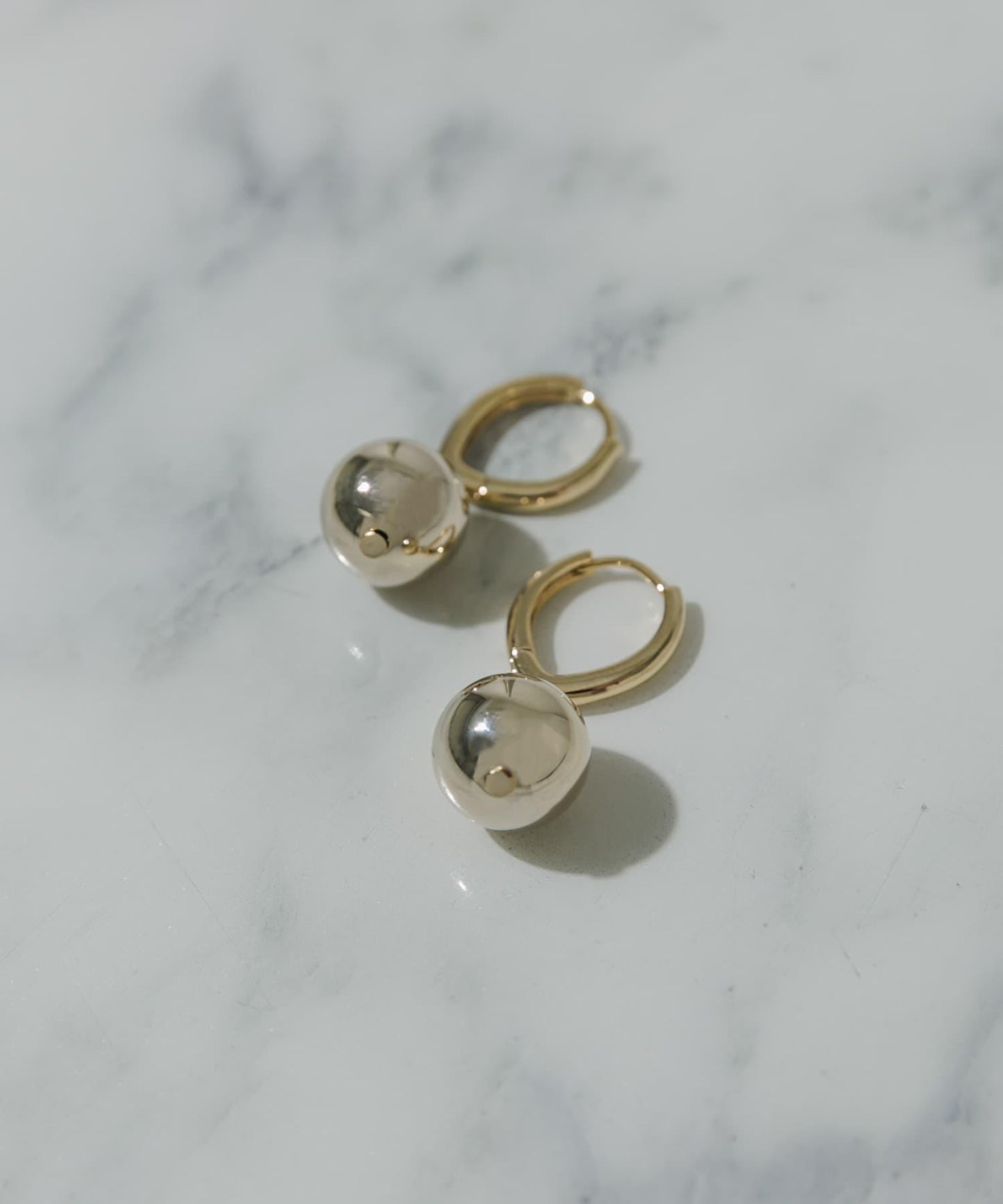 147966976