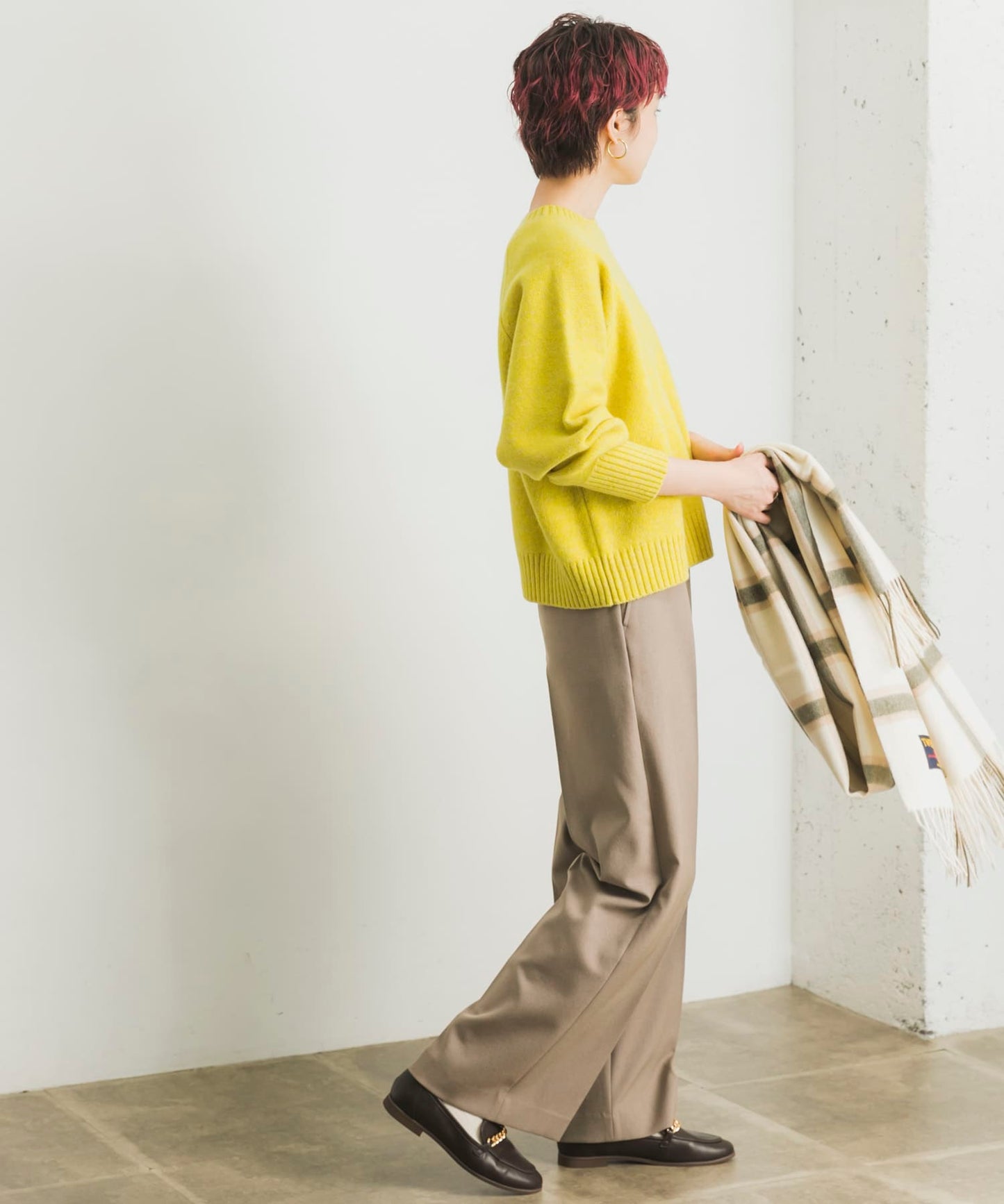 100672247