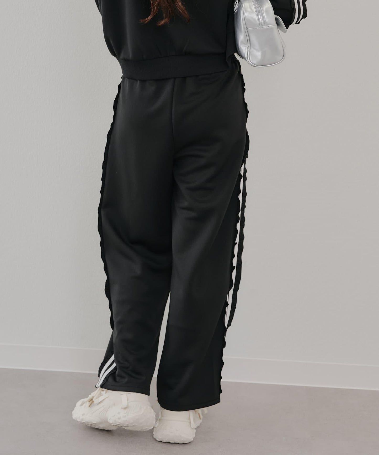 150734849